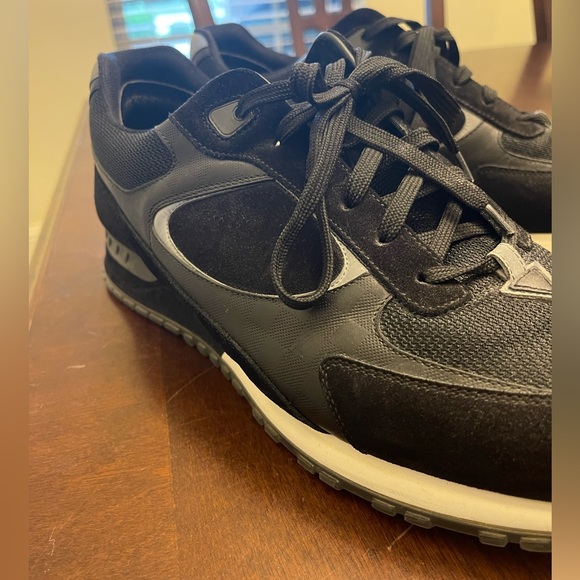 Mens Authentic Louis Vuitton Run Away Sneaker! Size 9.5! - Picture 9 of 11